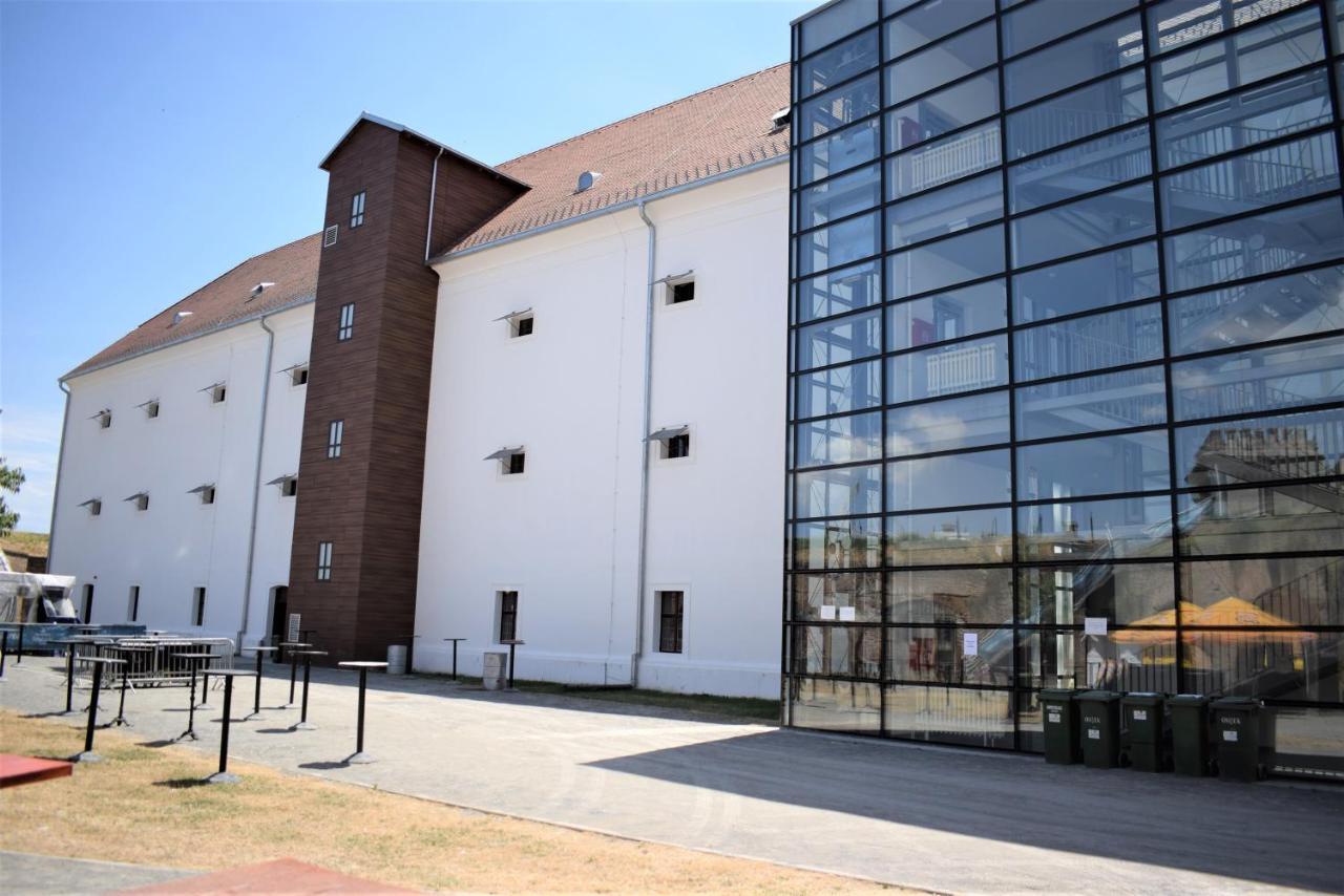 Hi Hostel Stara Pekara Osijek Extérieur photo