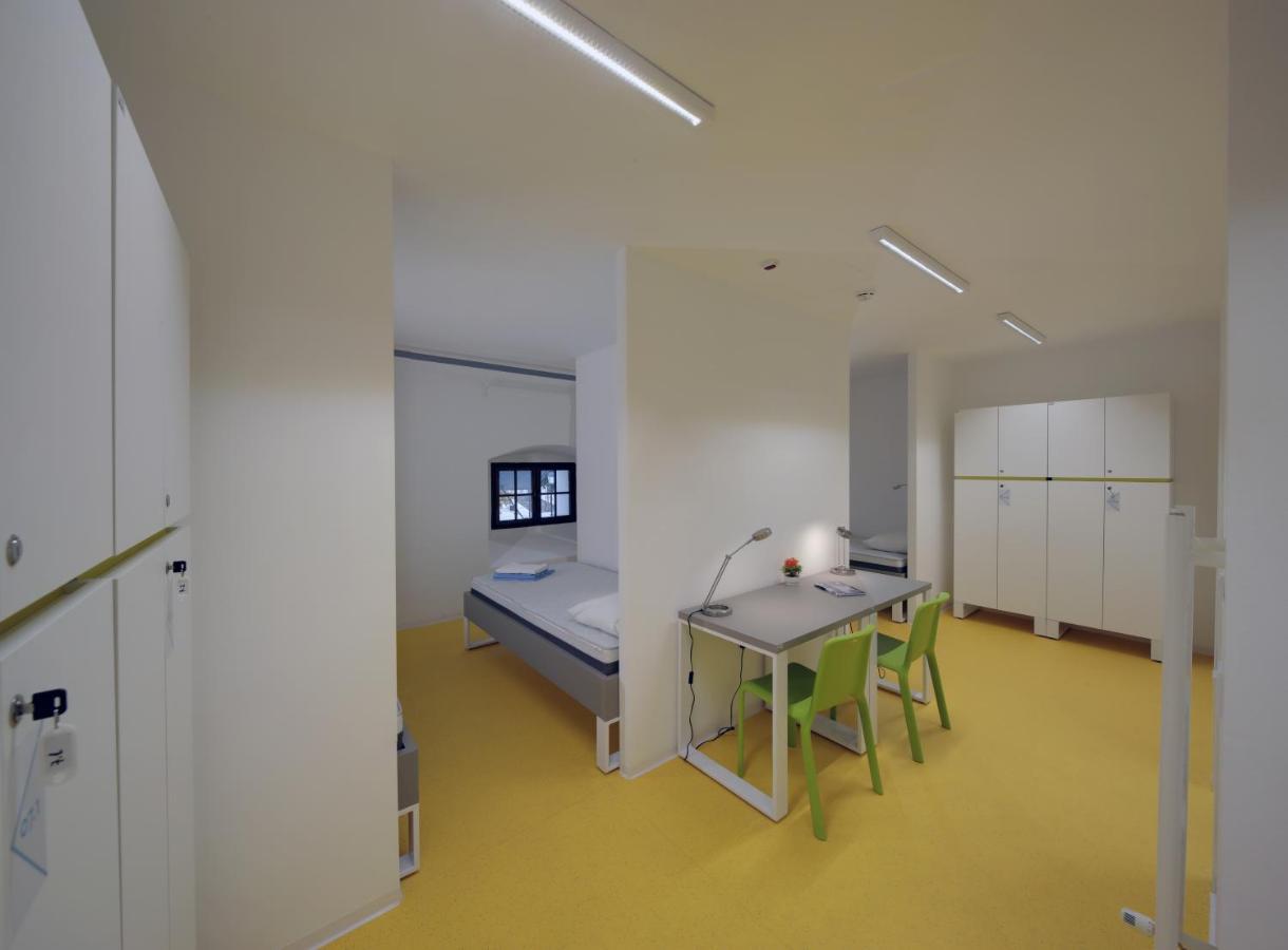 Hi Hostel Stara Pekara Osijek Extérieur photo